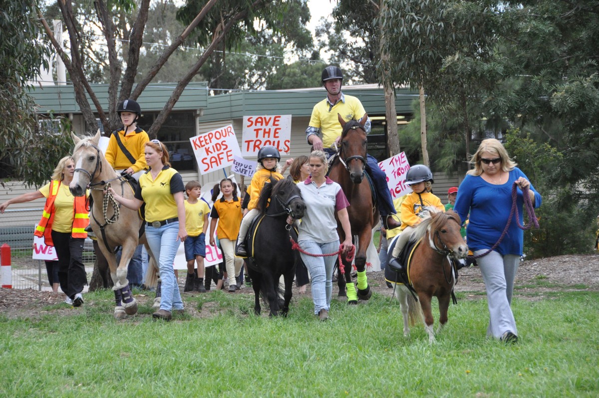 Save the Trails rally at the Nillumbik Council offices
